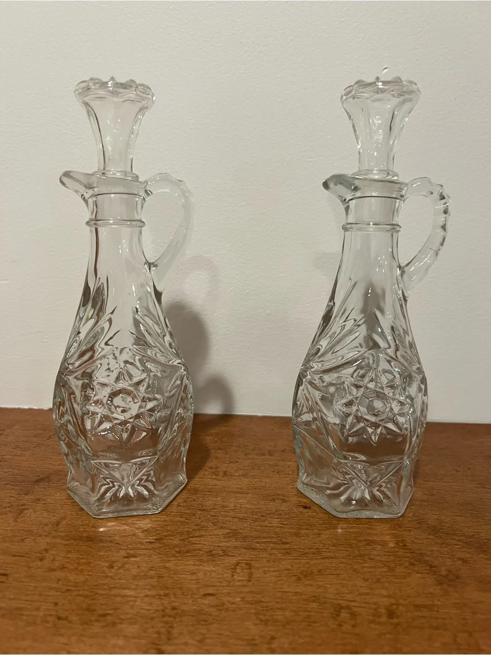 ANCHOR HOCKING Vintage Glass Oil and Vinegar Cruets Set - 7.75 Inches Tall-1960s - Picture 8 of 9